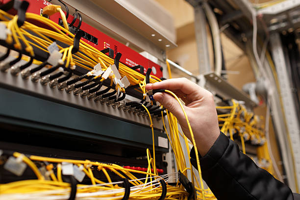 Fiber Optik Vs Wireless Untuk Operasional Bisnis

